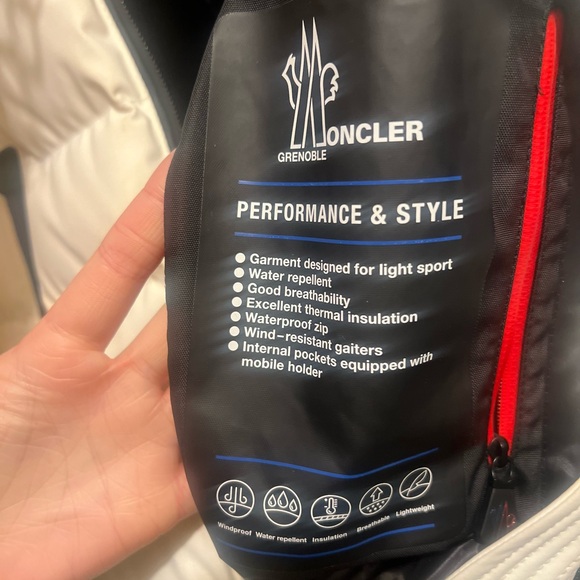 Authentic Moncler Women Down Jacket - Picture 7 of 8